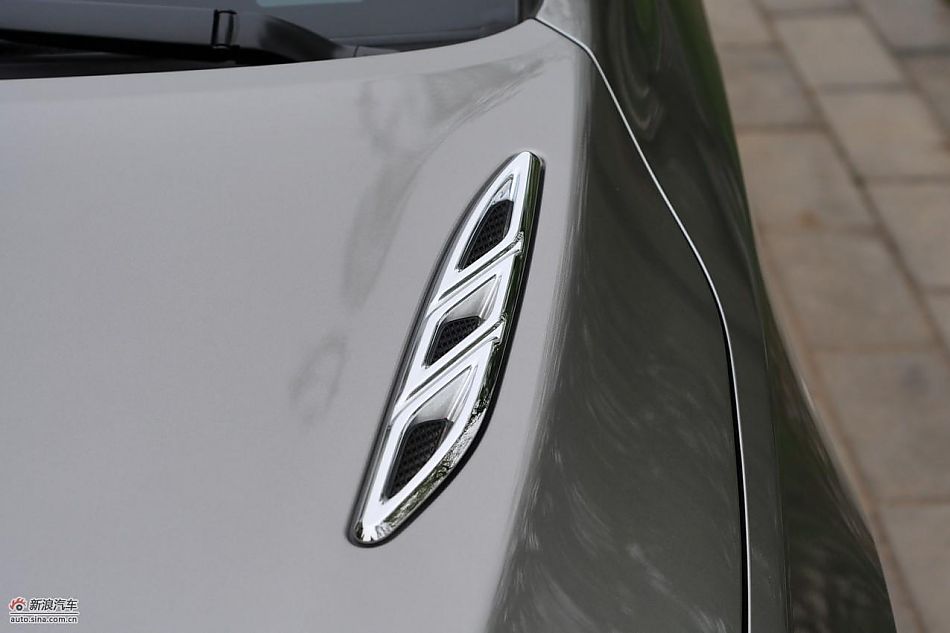 新君越2.0T外观实拍图