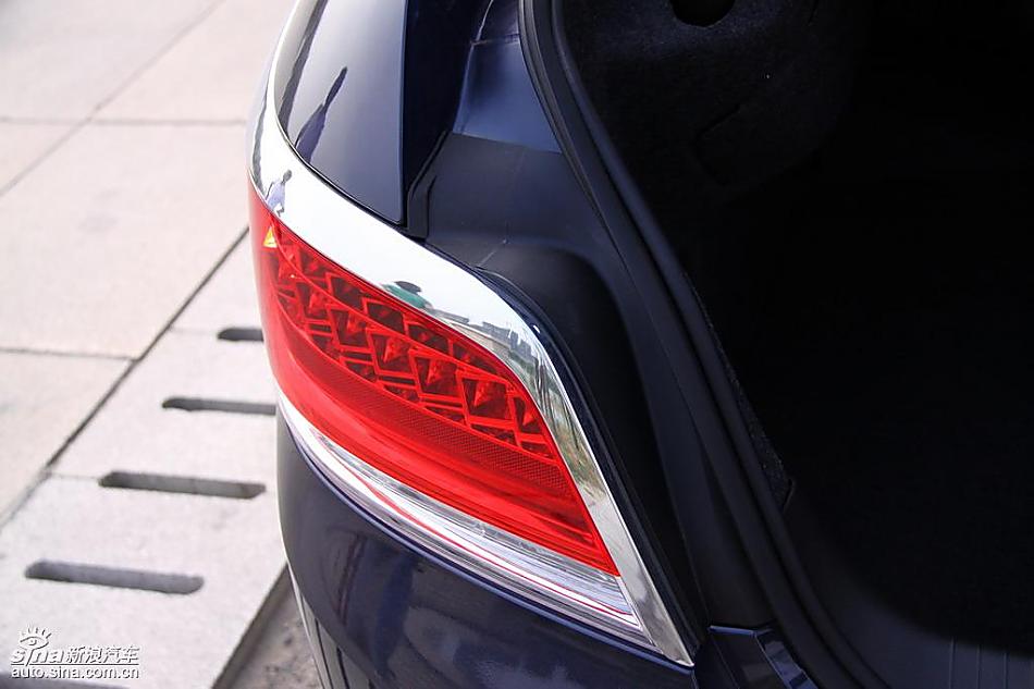 别克新君越试驾实拍图发动机与其他