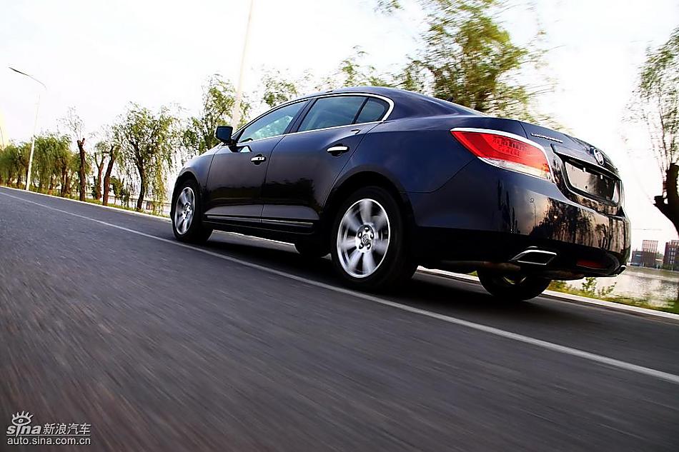 别克新君越试驾实拍图动态