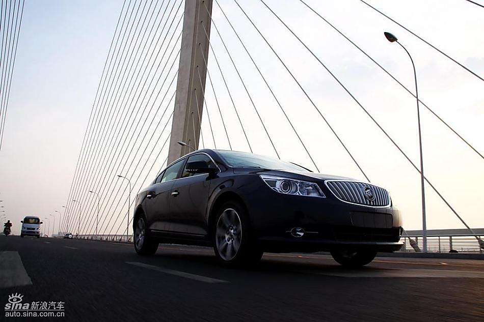 别克新君越试驾实拍图动态