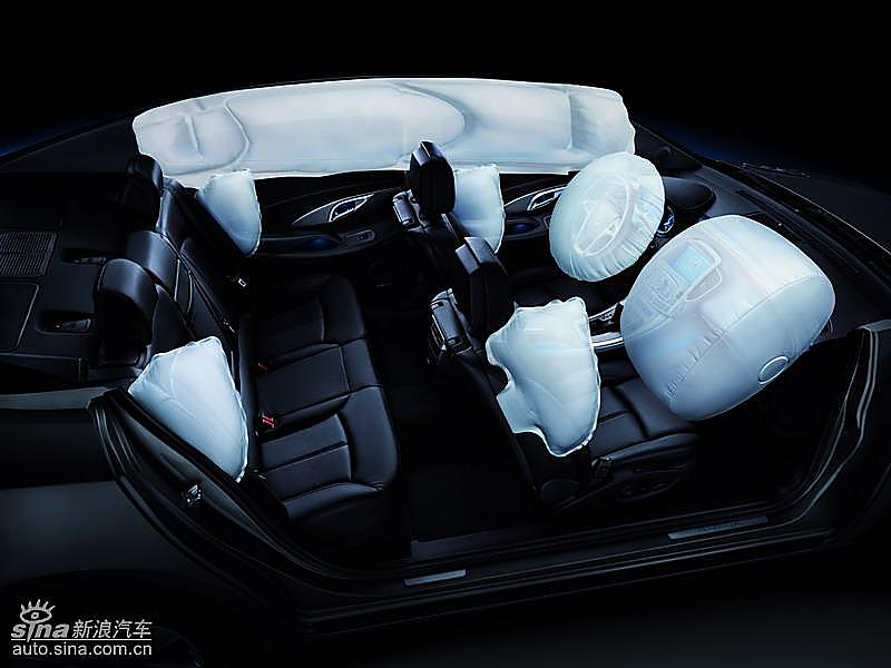 别克全新君越内饰资料图