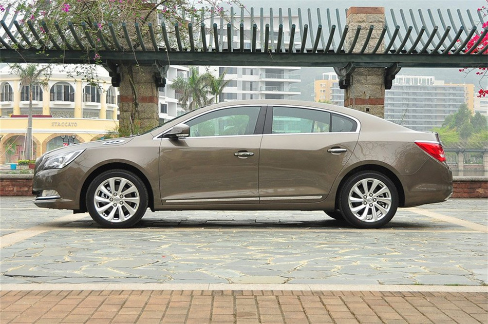 2013款 3.0L AT SIDI V6智享旗舰型 外观