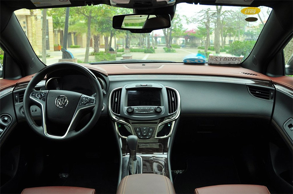 2013款 3.0L AT SIDI V6智享旗舰型 内饰