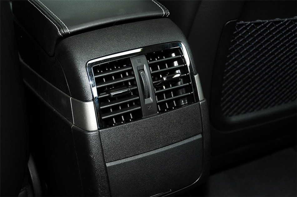 2012款 2.0T AT 豪雅版 座椅空间