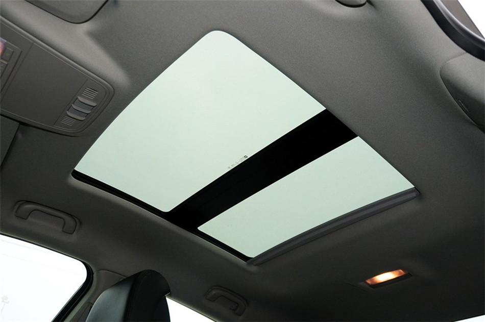 2012款 2.0T AT 豪雅版 座椅空间