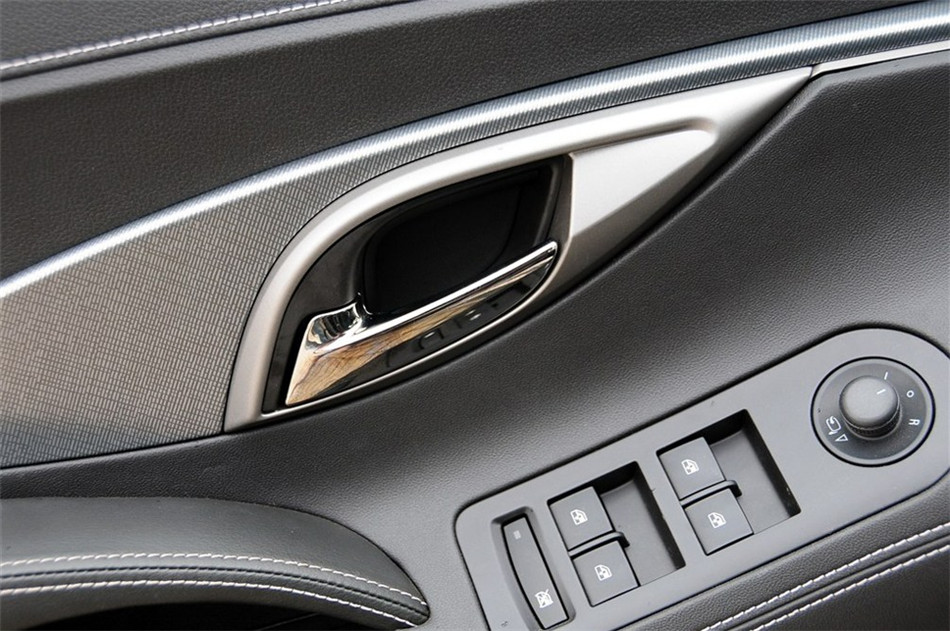 2012款 2.0T AT 豪雅版 座椅空间