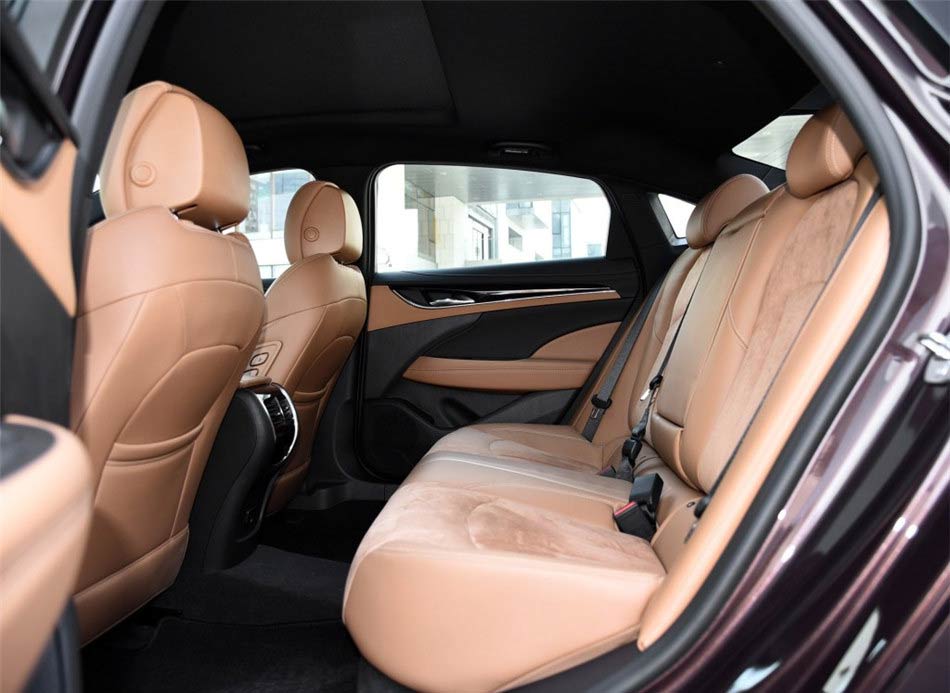 君越  2016款 20T 豪华型 座椅空间