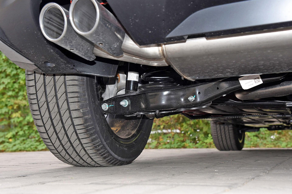 2018款 35TFSI 时尚动感型 引擎底盘