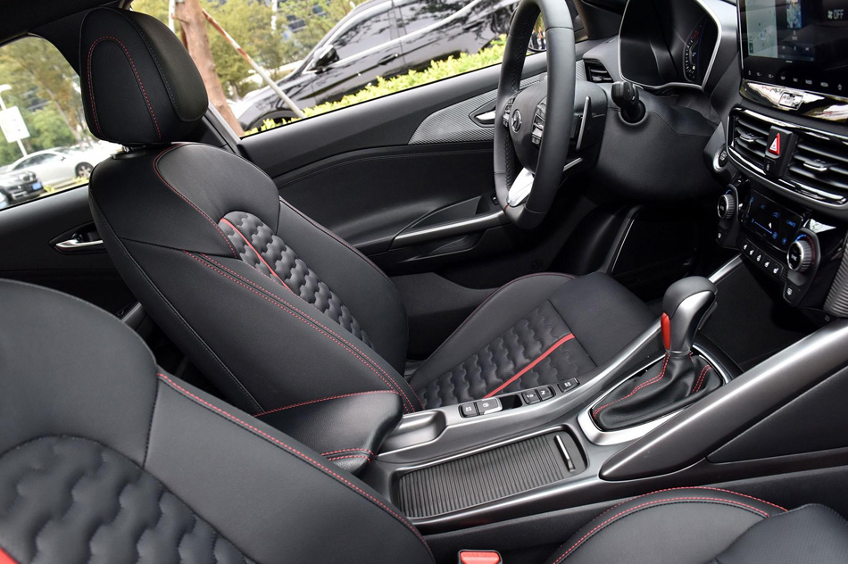 2019款 280TGDi 智尊版 国V 座椅空间