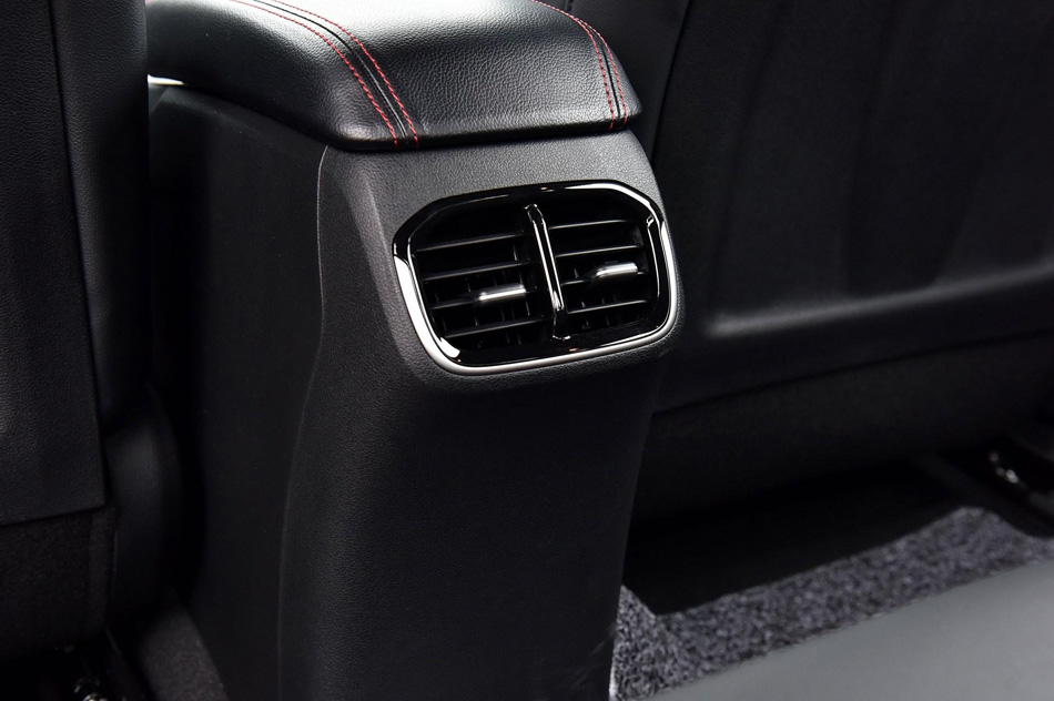 2019款 280TGDi 智尊版 国V 座椅空间