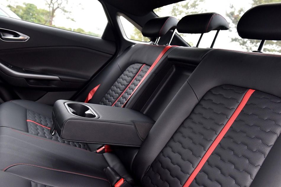 2019款 280TGDi 智尊版 国V 座椅空间