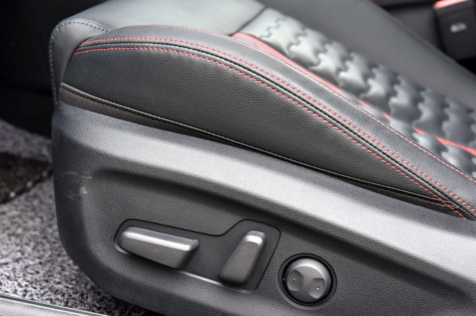 2019款 280TGDi 智尊版 国V 座椅空间