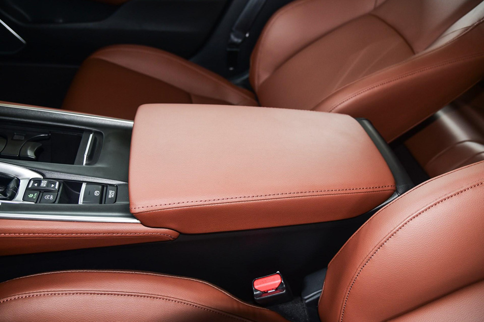 2019款 260TURBO 精耀版 国V 座椅空间