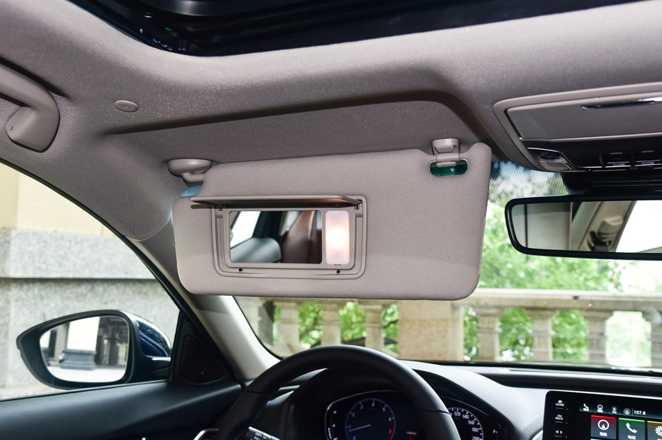 2019款 260TURBO 精耀版 国V 座椅空间