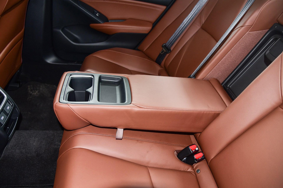 2019款 260TURBO 精耀版 国V 座椅空间
