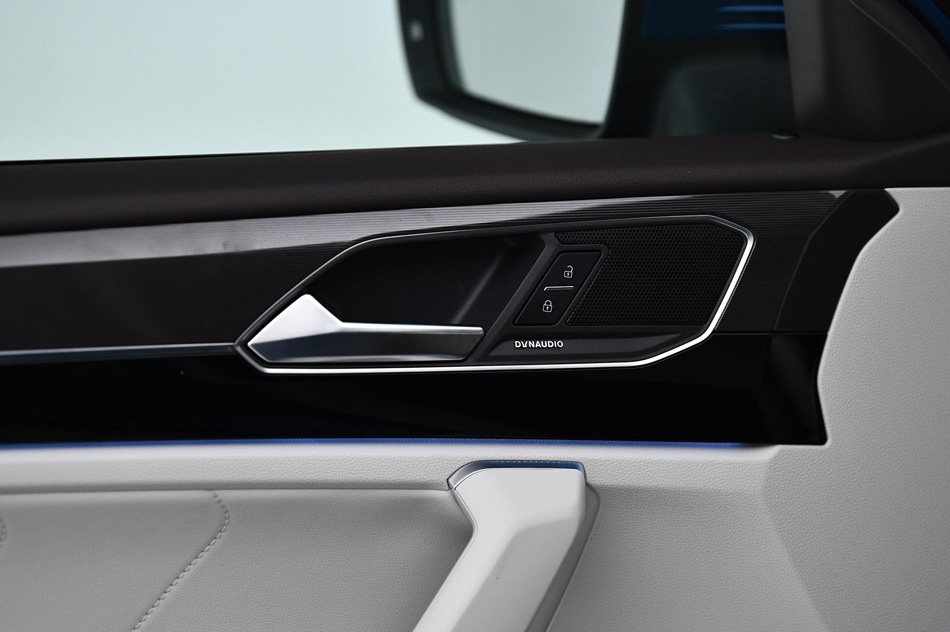 2019款 380TSI 四驱旗舰型 座椅空间