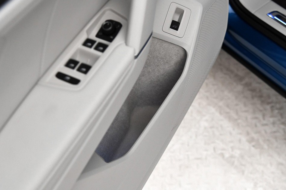 2019款 380TSI 四驱旗舰型 座椅空间