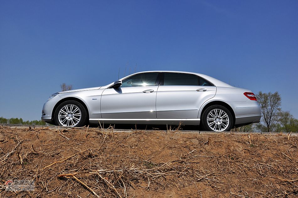 2011款奔驰E200 CGI优雅型外观