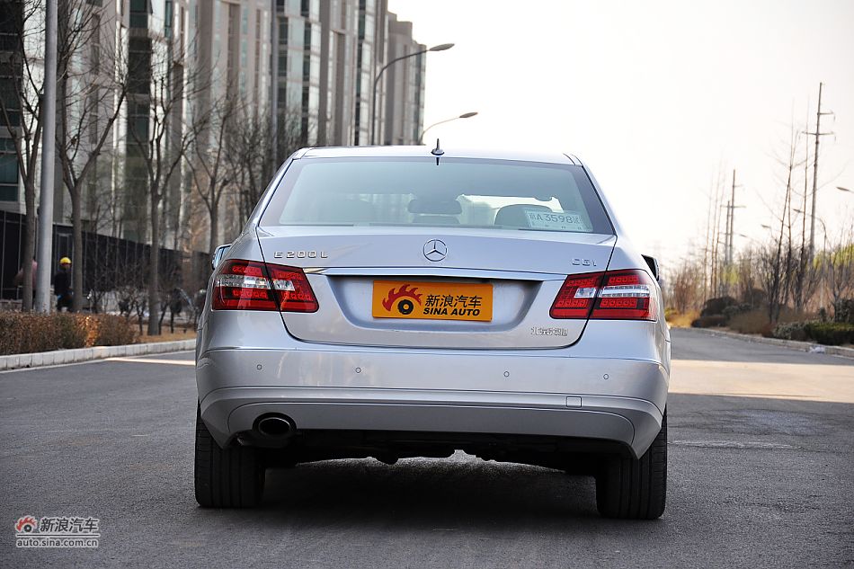 2011款奔驰E200 CGI优雅型外观