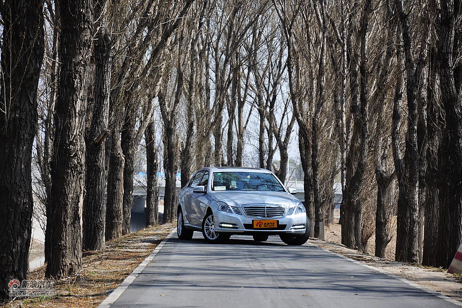 2011款奔驰E200 CGI优雅型外观