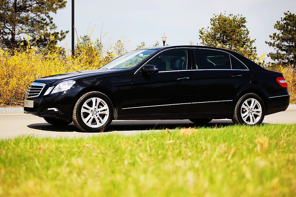 2010款奔驰E300L时尚型尊贵版