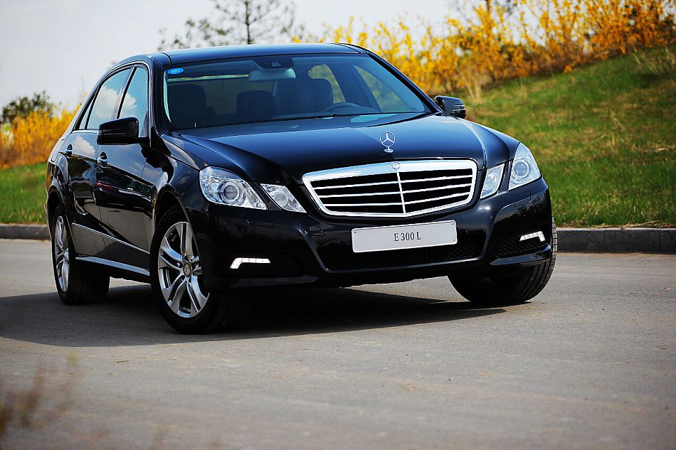 2010款奔驰E300L时尚型尊贵版