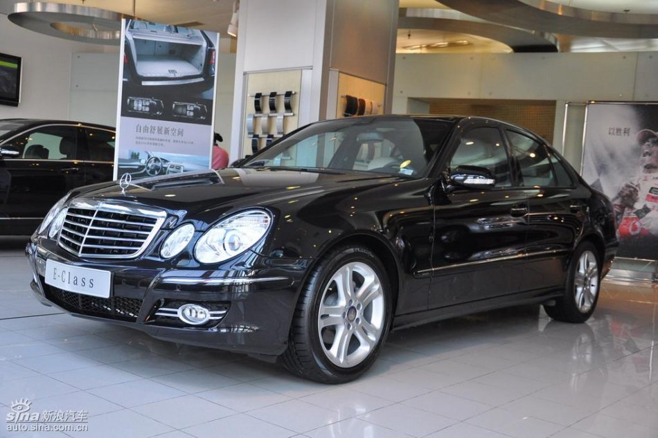 奔驰E280到店实拍图