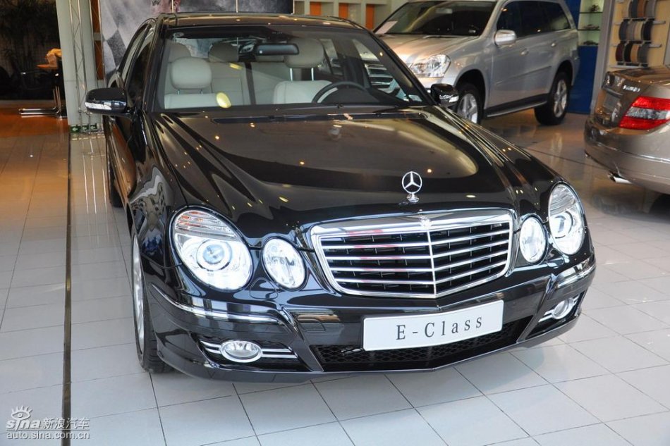 奔驰E280到店实拍图