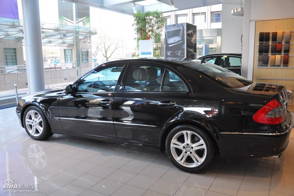 奔驰E280到店实拍图