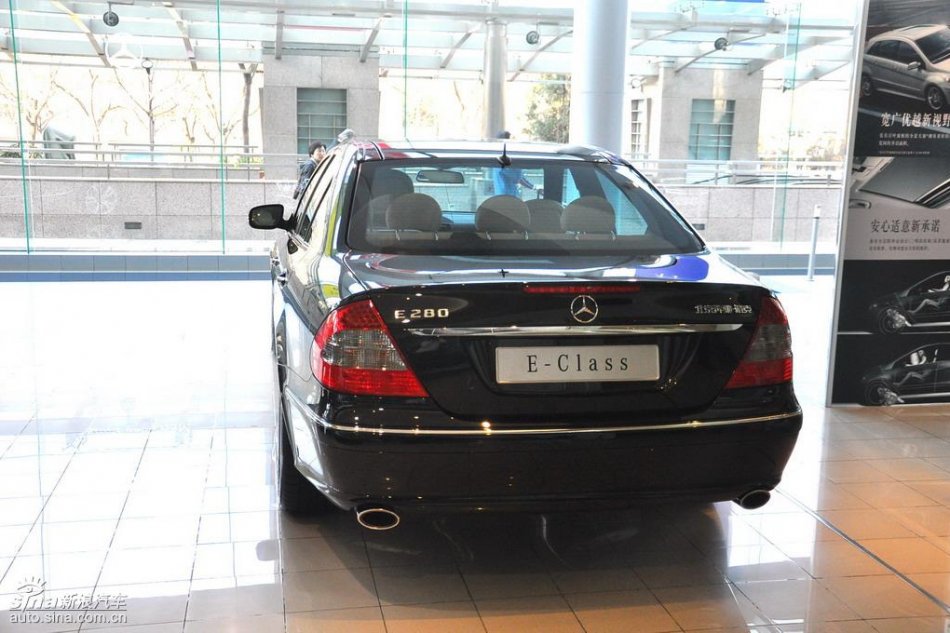 奔驰E280到店实拍图