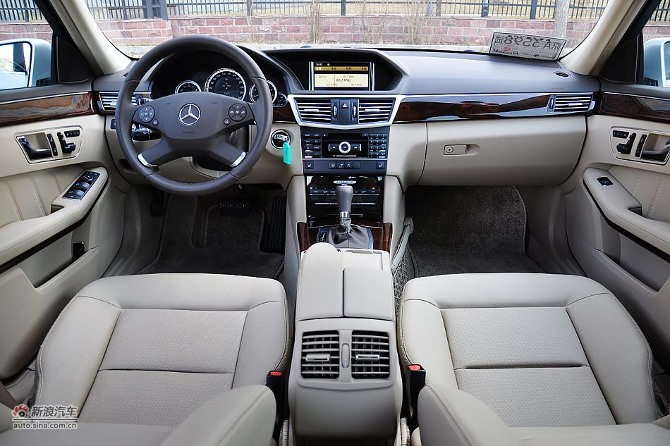 2011款奔驰E200 CGI优雅型内饰