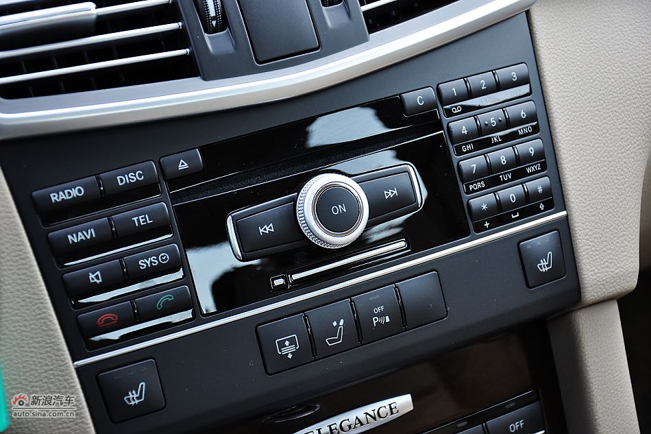 2011款奔驰E200 CGI优雅型内饰