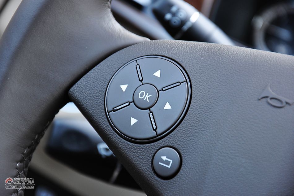 2011款奔驰E200 CGI优雅型内饰