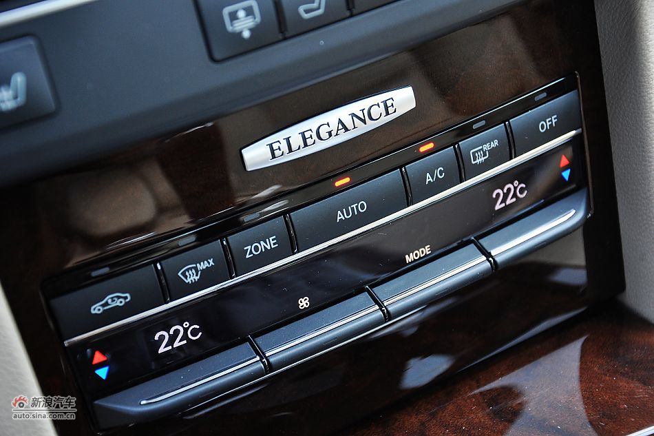 2011款奔驰E200 CGI优雅型内饰