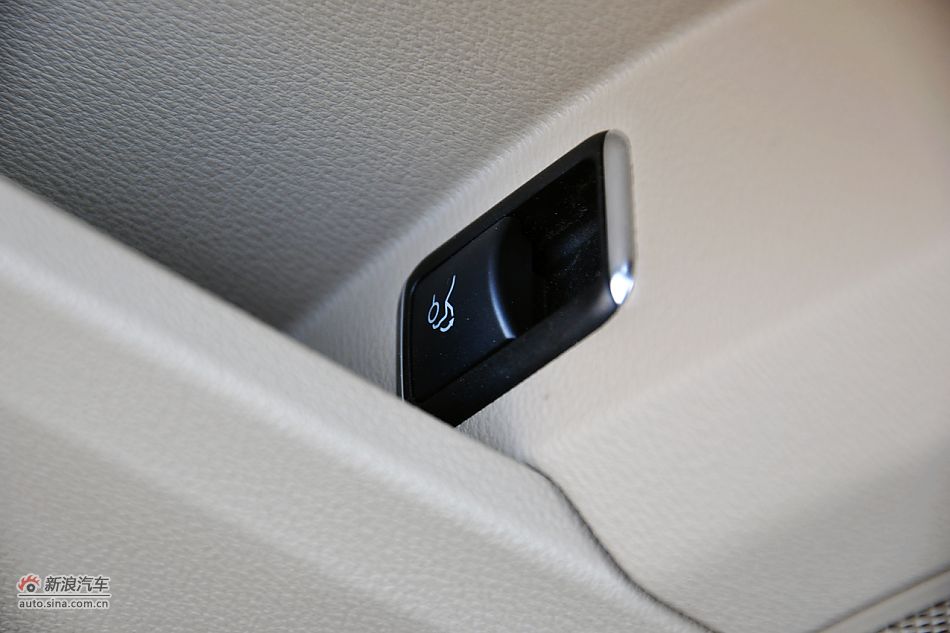 2011款奔驰E200 CGI优雅型内饰