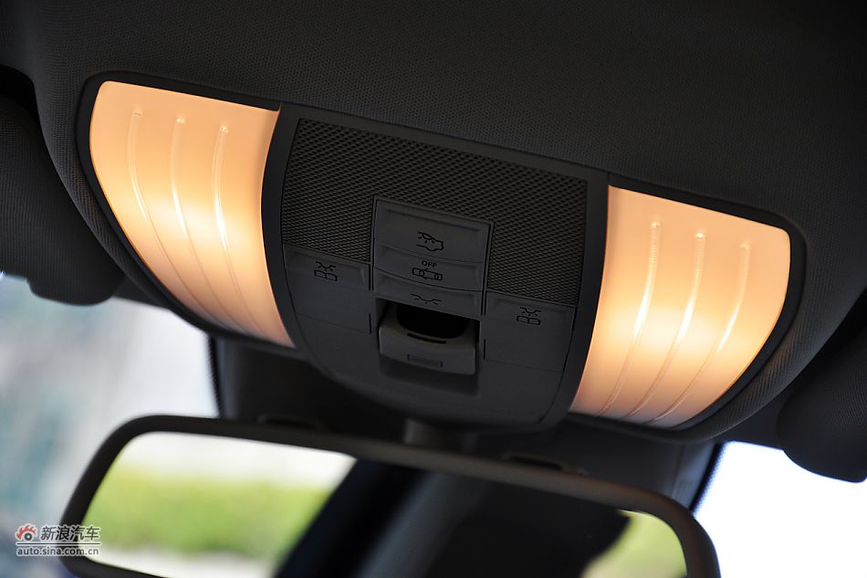 2011款奔驰E200 CGI优雅型内饰