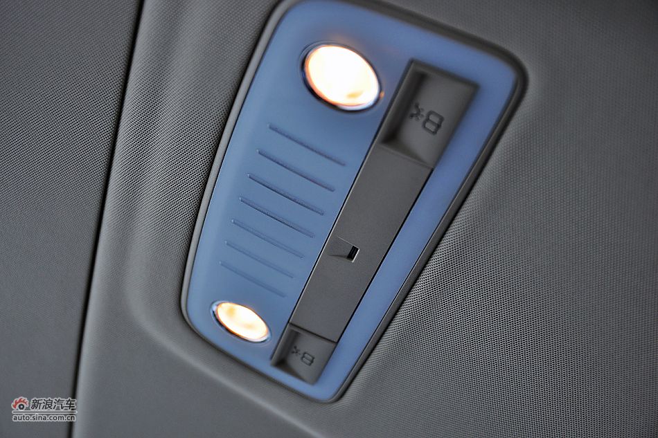 2011款奔驰E200 CGI优雅型内饰