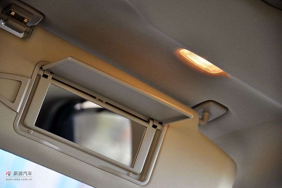 2011款奔驰E200 CGI优雅型内饰