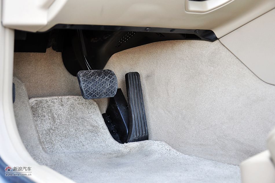 2011款奔驰E200 CGI优雅型内饰