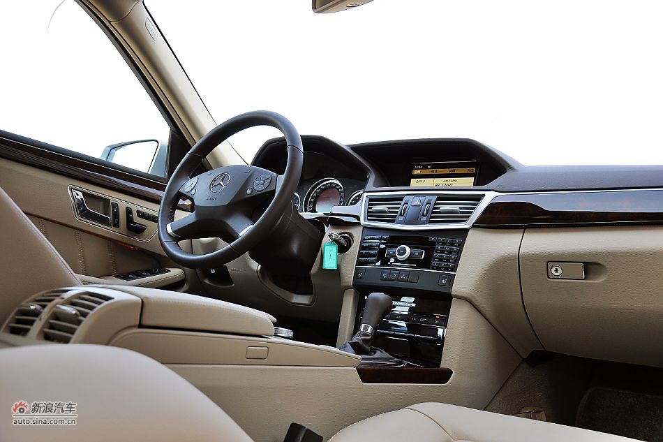 2011款奔驰E200 CGI优雅型内饰