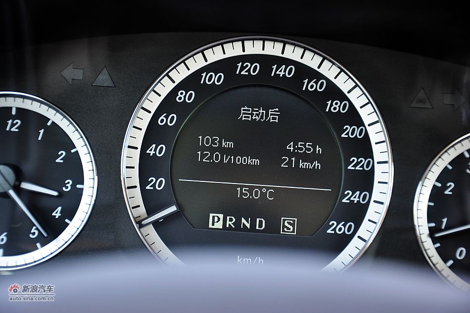 2011款奔驰E200 CGI优雅型内饰