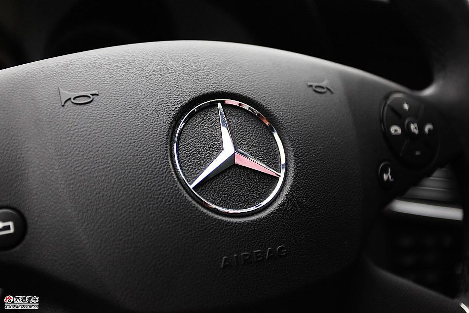 2010款奔驰E300L时尚型尊贵版