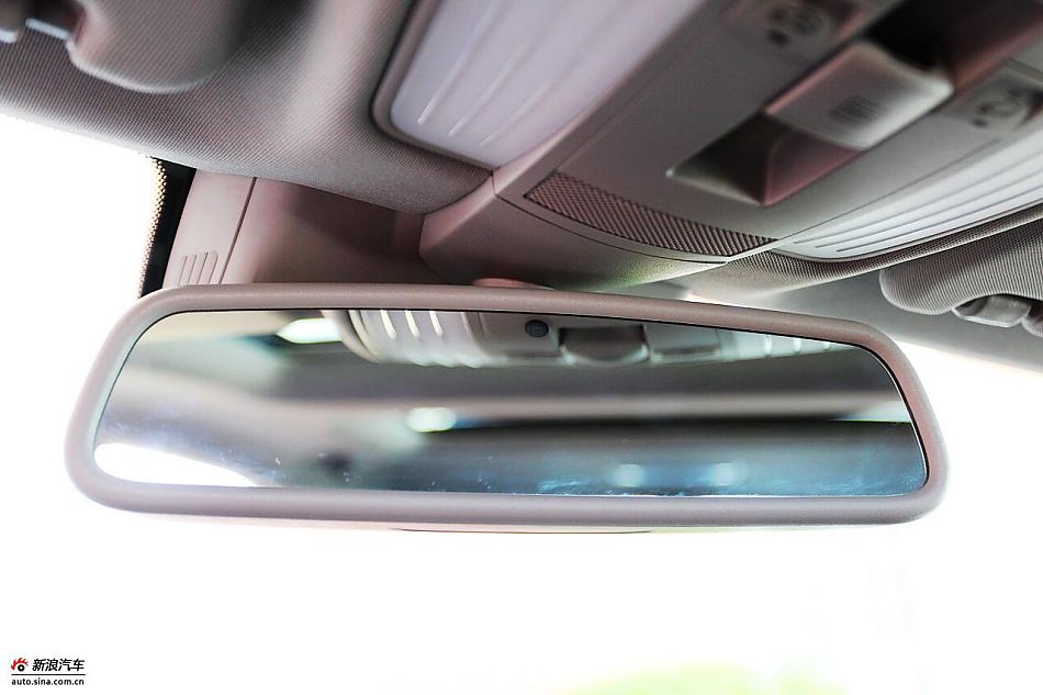 2010款奔驰E300L时尚型尊贵版