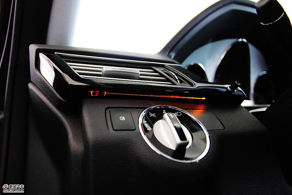 2010款奔驰E300L时尚型尊贵版