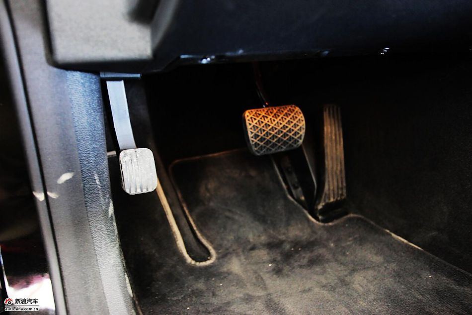 2010款奔驰E300L时尚型尊贵版