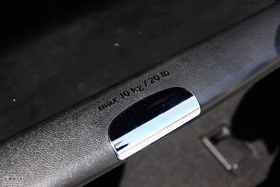 2010款奔驰E300L时尚型尊贵版