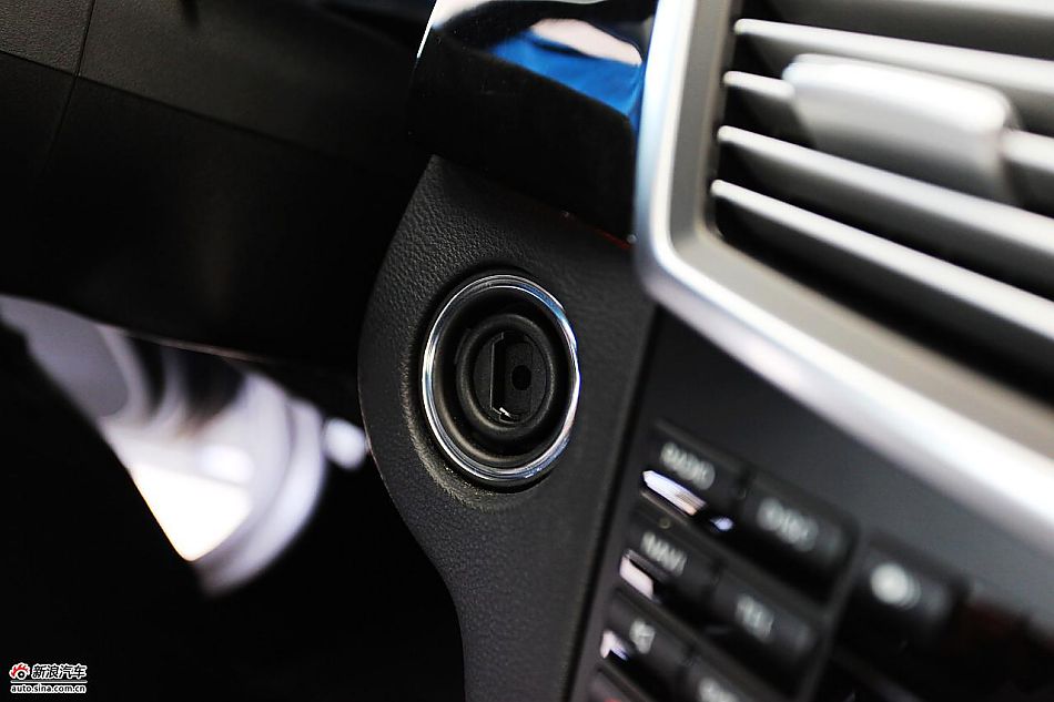 2010款奔驰E300L时尚型尊贵版