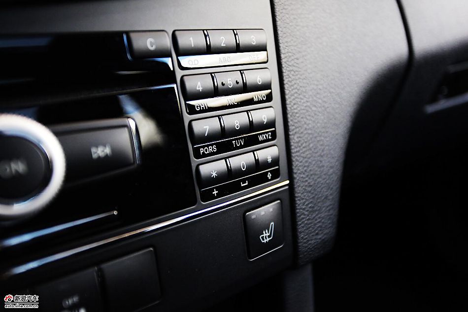 2010款奔驰E300L时尚型尊贵版