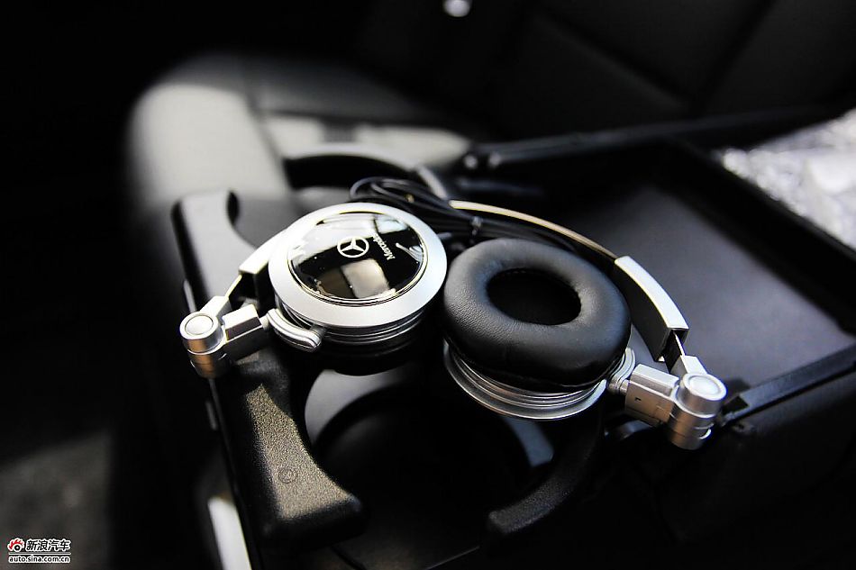 2010款奔驰E300L时尚型尊贵版