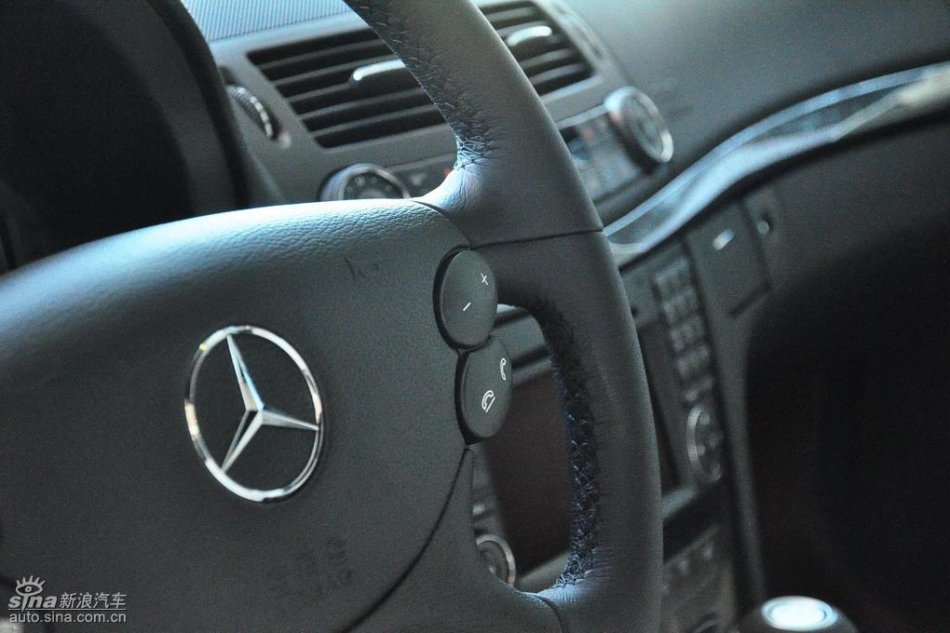 奔驰E280到店实拍图